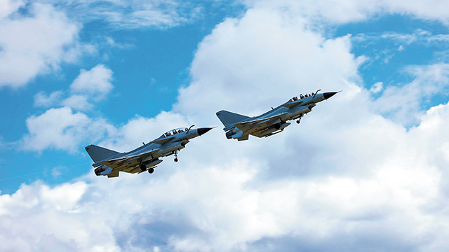 空軍某部開展飛行訓練